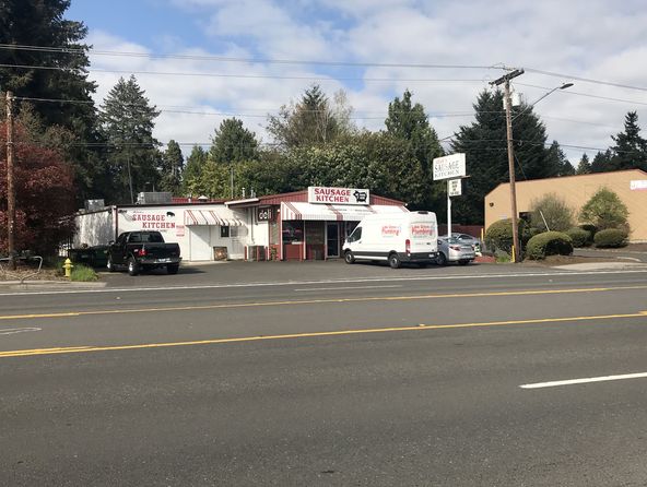 Milwaukie Retail Opportunity: 18893 SE McLoughlin Blvd, Portland, OR 97267